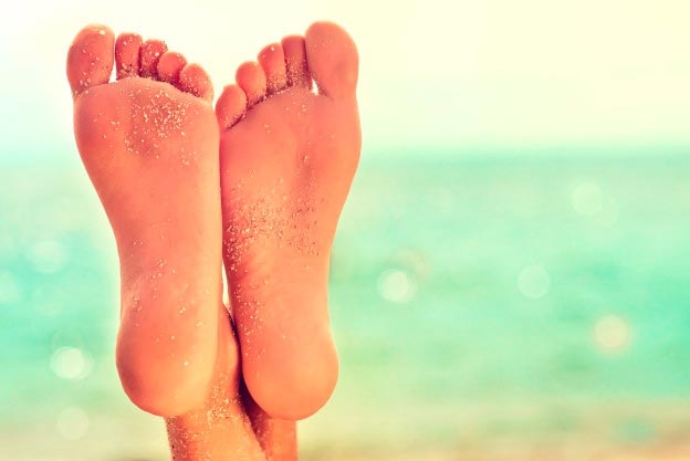 Take care your feet for summer with aloe vera